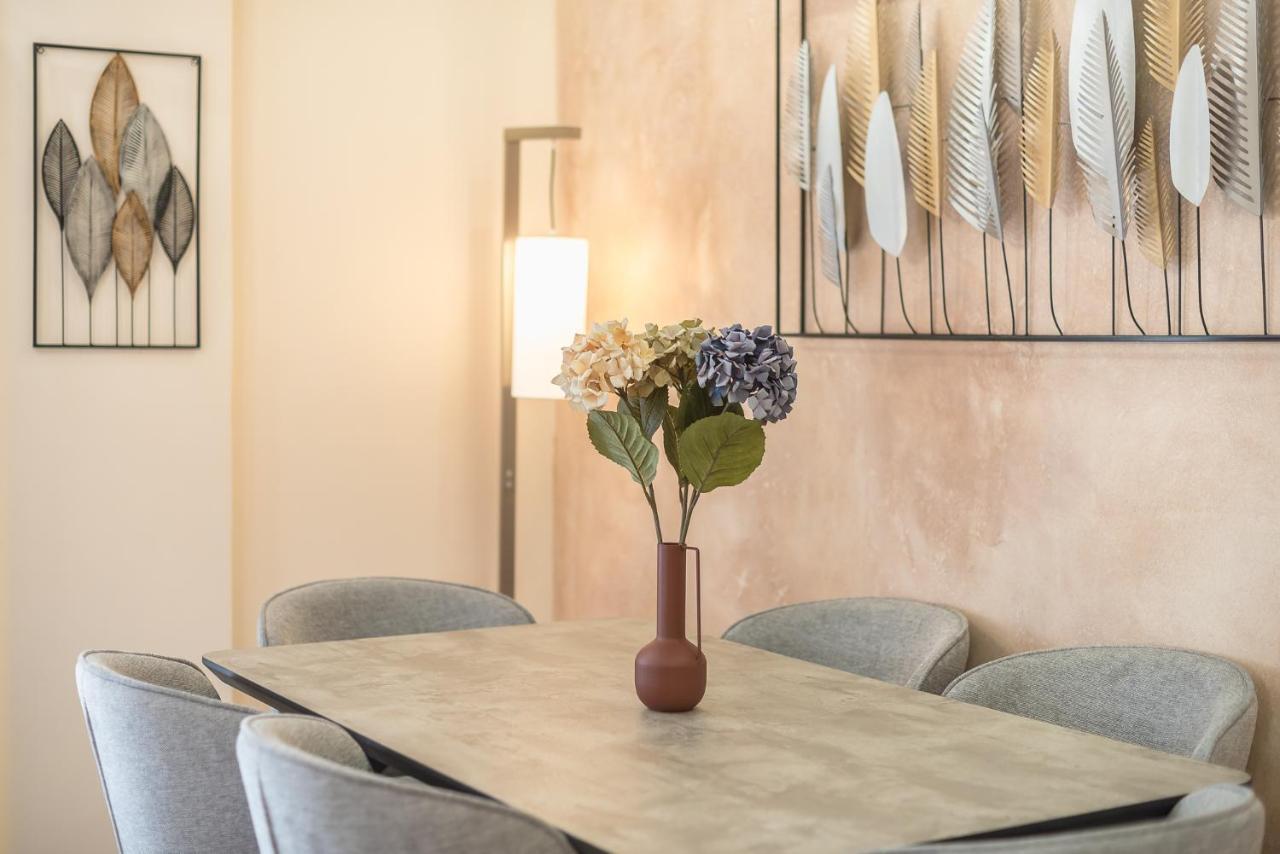 Lighthouse Apartment In The Heart Of Athen Exterior foto